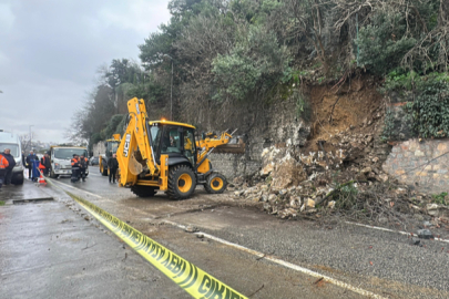İstinat duvarı çöktü: Üsküdar'da cadde trafiğe kapatıldı