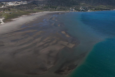 Didim ve Çeşme'de deniz yaklaşık 300 metre çekildi