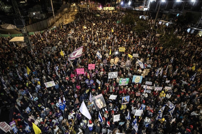 Tel Aviv'de yüzlerce kişi Netanyahu hükümetinden esir takası anlaşmasını tamamlamasını istedi