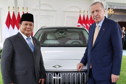 Cumhurbaşkanı Erdoğan, Endonezya Cumhurbaşkanı Subianto'ya Togg hediye etti