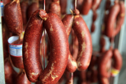 Bakanlık yeni liste yayımladı: Baharattan boya, sucuktan sakatat çıktı