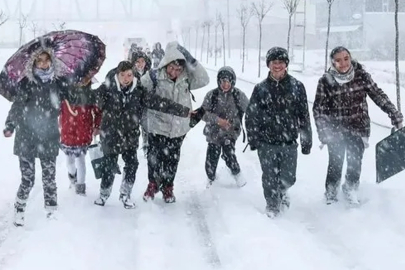 Bugün okullar tatil mi? 14 Şubat kar tatili olan iller hangileri? Valilik açıkladı!