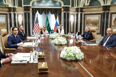 Riyad'da kritik zirve! ABD-Rusya görüşmesi başladı