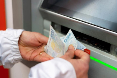 Bankacılık işlemlerinde yeni dönem! ATM'den para çekmeye yeni kural