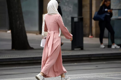 Başörtüsü tartışması büyüyor: Fransa’da yeni yasak gündemde