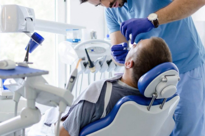 Dişçi fobisi nedeniyle dişleri dökülen adam, 25 bin sterlin ödeyecek