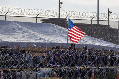 Trump, yargı engelini dinlemedi! Yüzlerce düzensiz göçmeni sınır dışı etti
