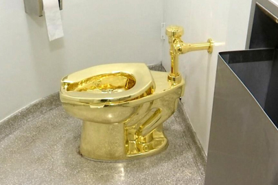 İngiltere'de 4,8 milyon sterlinlik altın klozet çalındı