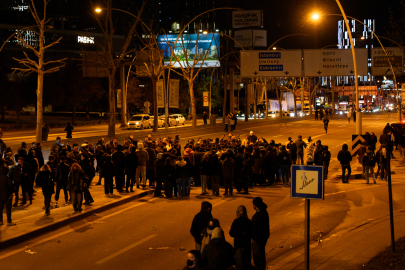 İstanbul’da izinsiz gösteriye polis müdahalesi: 5 polis hafif şekilde yaralandı