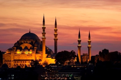 "Bin aydan daha hayırlı" Kadir Gecesi bugün idrak edilecek