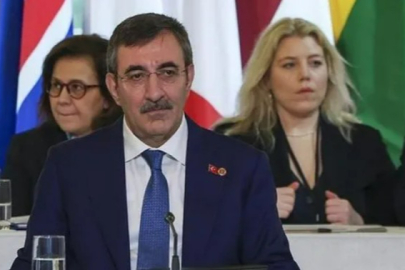 Ukrayna için barış mesajı: Cevdet Yılmaz Paris'te konuştu