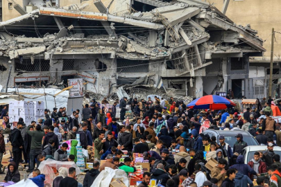 Katil İsrail, Han Yunus'ta 8 kişiyi daha öldürdü