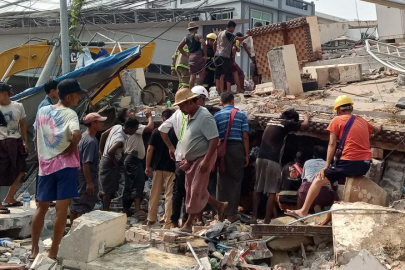 Myanmar'daki depremlerde can kaybı sayısı 3 bin 85'e yükseldi