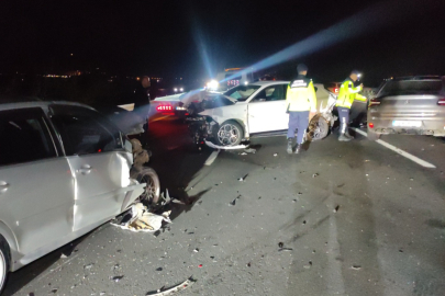 4 aracın karıştığı zincirleme trafik kazası! Ölü ve çok sayıda yaralı var