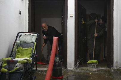 Ankara'da sağanak: Evleri su bastı