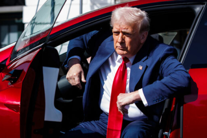 ABD borsalarına çift haneli darbe! Trump'ın kararı Tesla'yı tepetaklak etti