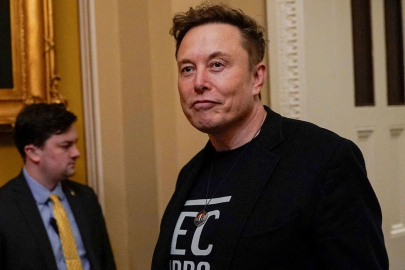 Elon Musk'ın, yeni gümrük tarifelerini geri çekmesi için Trump'a "doğrudan" çağrı yaptığı iddiası