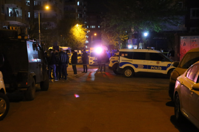 Diyarbakır'daki çatışmada 1'i polis 9 yaralı! Vali, silahlı kavganın nedenini açıkladı