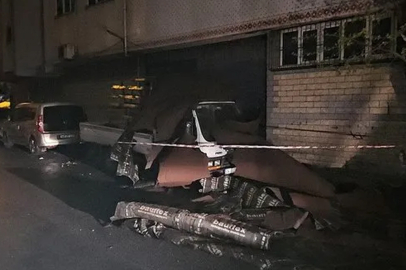 İstanbul'u lodos vurdu! Bina çöktü, çatılar uçtu