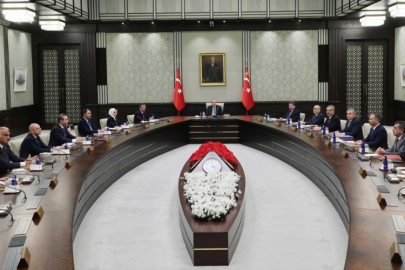 Kabine toplanıyor: Gündem deprem ve terör