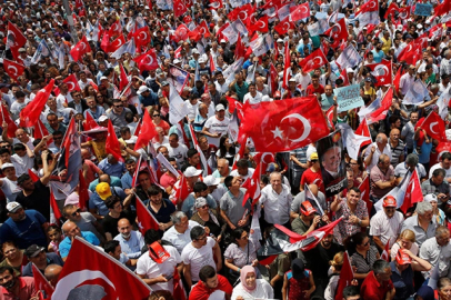 Beyazıt’ta CHP mitingi için yurttaşlar toplandı