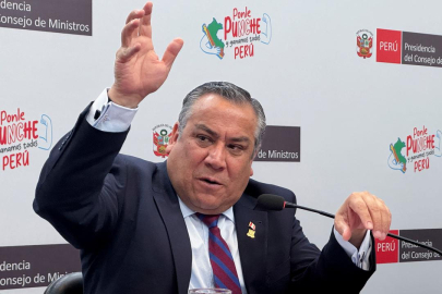 Peru Başbakanı Adrianzen, görevinden istifa etti