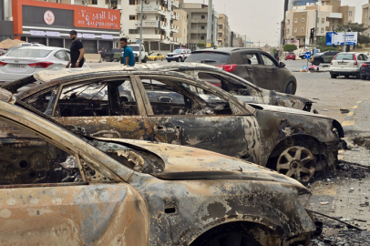 Çatışmalar şiddetlendi! 82 Türk vatandaşı Türkiye'ye döndü