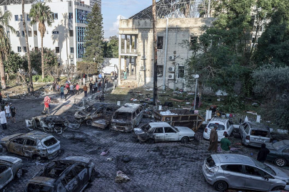 Katil İsrail, Gazze'nin kuzeyindeki bir diyaliz merkezini yerle bir etti