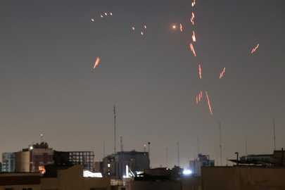 Tahran'da yeniden şiddetli patlama sesleri duyuldu