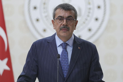 Bakan Tekin: Sınavın güvenliğini riske atan bir durum söz konusu değil