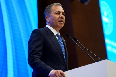 Bakan Yerlikaya: Darbenin gölgesinde yazılmış bir anayasa ile yol yürümek mümkün değil