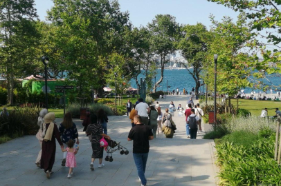 İstanbul'da kamusal alanda yüksek sesle müzik dinleyenlere para cezası