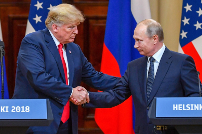Trump ve Putin bugün bir araya geliyor
