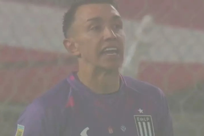 Yediği gol sonrası hakeme isyan etti! Fernando Muslera'dan kötü başlangıç