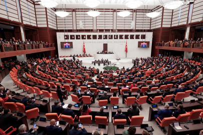 Emekli maaş artışını da içeren teklif Meclis'ten geçti