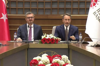 İletişim Başkanlığı'nda tören! Burhanettin Duran görevi Fahrettin Altun'dan devraldı
