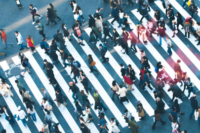 Dünya nüfusu 8 milyarı aşarken doğurganlık oranının düşmesi küresel krize dönüşüyor