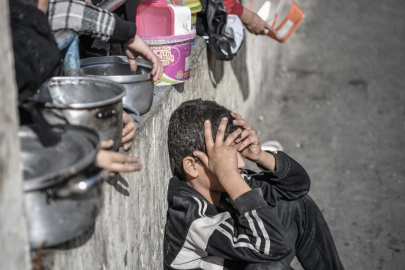 UNRWA: Gazze'de personelimiz de dahil insanlar açlıktan bayılıyor