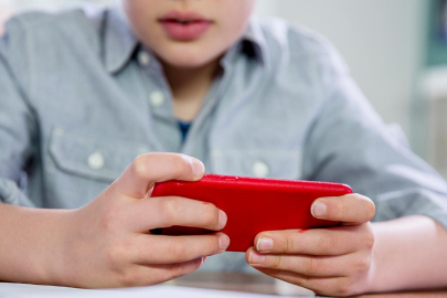 İngiltere'de çocuklara sosyal medya kısıtlaması gündemde