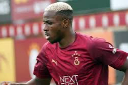 Galatasaray’da Osimhen antrenmanlara başladı
