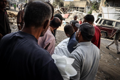 Soykırımcı İsrail'in Gazze'ye saldırılarında can kaybı 61 bini aştı