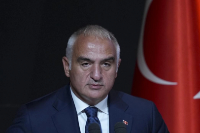 Bakan Ersoy’dan dikkat çeken turizm rekabeti mesajı