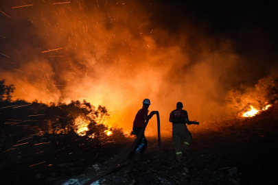 İzmir'deki orman yangınına müdahale sürüyor