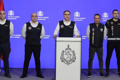 Komşuda ortak operasyon! Türkiye'nin aradığı 12 isim enselendi