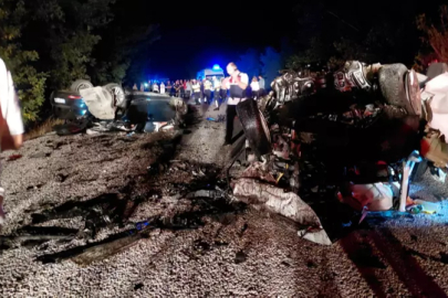 Çanakkale'de katliam gibi kaza! 6 kişi hayatını kaybetti