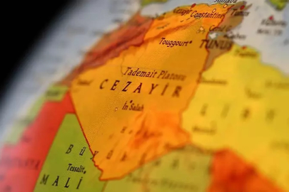 Cezayir'de 5,8 büyüklüğünde deprem