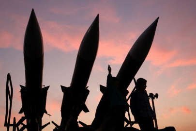 İran Savunma Bakanı: İsrail savaşından sonra yeni füzeler ürettik