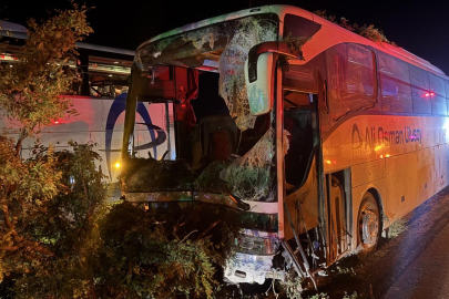 Yolcu otobüsü kaza yaptı: Ölü ve çok sayıda yaralı var