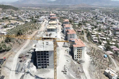 Hatay Hassa'da afet konutlarının yapımı devam ediyor