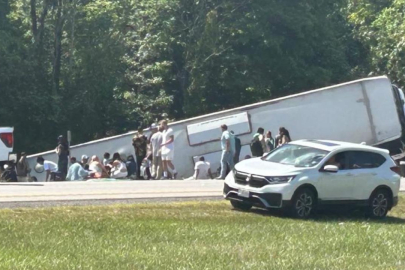 ABD'nin New York eyaletinde yolcu otobüsünün devrilmesi sonucu çok sayıda kişi öldü